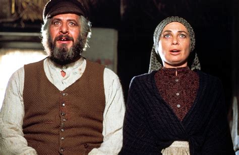 The Fiddler on the Roof, A Quirky Tale of Ambition, Fate, and Musical Mayhem From 21st-Century Spain!